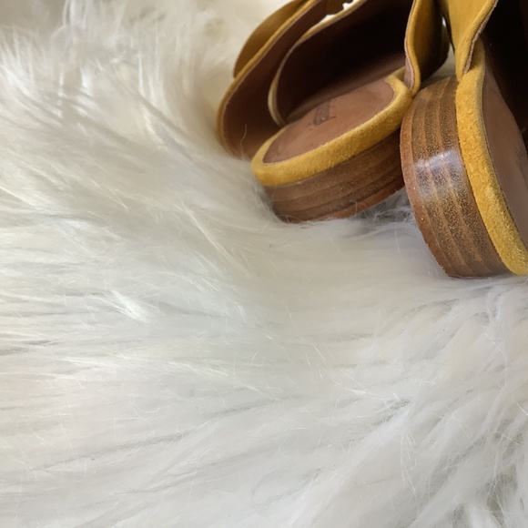 Jeffrey Campbell Gold Suede Slides with Bows - Picture 4 of 4